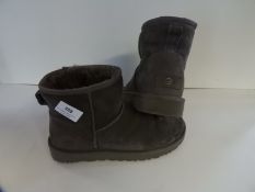 *Ugg Classic Mini Boots Size:6.5