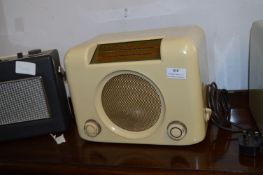 VIntage Cream Coloured Bush Bakelite Radio