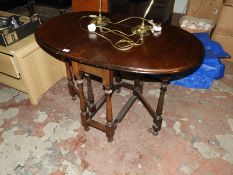 Mahogany Oval Gate Leg Table on Turned Legs