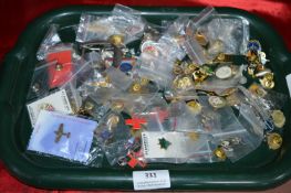 Tray Lot of Assorted Animal Badges