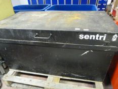 *Large Steel Toolbox 123x63x62cm