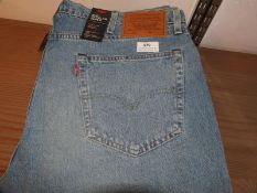 *Levi 502 Denim Jeans (Regular Taper) Size: 38/34