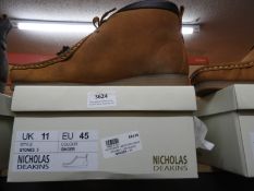 *Nicholas Deakin Boots (as per photograph) Size: 4