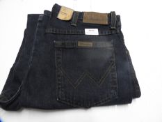 *Wrangler Regular Fit Denim Jeans Size: 32/32