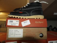 Pair of Children's Kickers (as per photograph) Siz