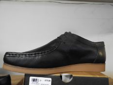 *Pair of Lyle & Scott Mens Shoes Size: 8