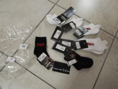 Two Pairs of Black and Four Four Pairs of White Le