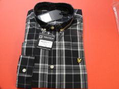 *Lyle & Scott Checked Shirt Size: Medium