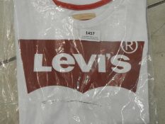 Levi Children's T-Shirt Size: 8 Years