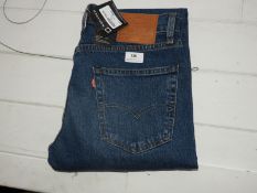 *Levi 502 Regular Taper Jeans Size: 32/32