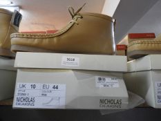 *Nicholas Deakin Boots (as per photograph) Size: 4