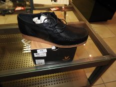 *Pair of Lyle & Scott Mens Shoes Size: 10