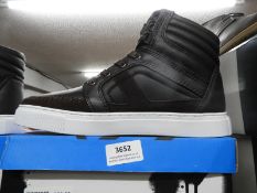 *Nicholas Deakin Boots (as per photograph) Size: 6