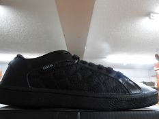 *Nicholas Deakin Trainers (as per photograph) Size