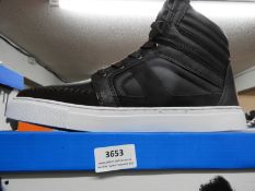 *Nicholas Deakin Boots (as per photograph) Size: 7