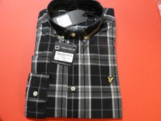 *Lyle & Scott Checked Shirt Size: XL
