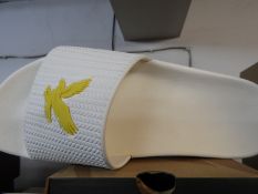 *Pair of Lyle & Scott Mens Sliders Size: 9