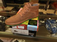 *Pair of Nicholas Deakins Predator Boots (Tan) Siz