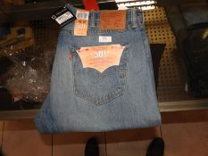 *Levi 501 Jeans Size: 38/32