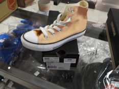 Pair of Converse Child's Shoes Size: 13.5