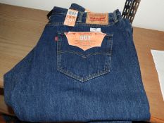 *Levi 501 Mens Jeans Size: 42/34