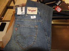 *Levi Red Tab Jeans Size: 30/32
