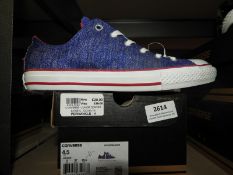 Pair of Converse Shoes (as per photograph) Size: 3