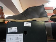 *Nicholas Deakin Boots (as per photograph) Size: 1
