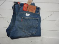 *Levi 502 Regular Taper Denim Jeans Size: 33/30