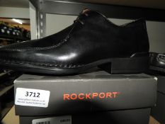 *Pair of Rockport Leather Shoes Size: 7