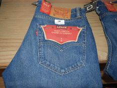 *Levi 502 Regular Taper Jeans Size: 30/32