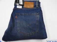 *Levi 502 Regular Taper Jeans Size: 32/32