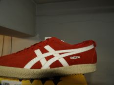 *Pair of Onitsuka Trainers Size: 7