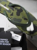 *Pair of Converse Flip Flip (Camo) Size: 40