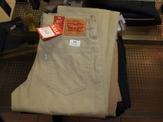 *Levi 511 Slim Fit Jeans Size: 32/34