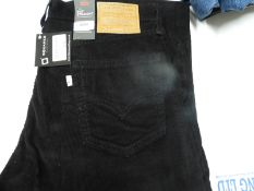 *Levi 514 Black Cords Size: 34/32