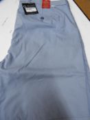 *Levi Straight Chino Shorts Size: 38