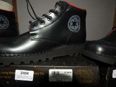 *Pair of Kicker Star Wars Edition Darth Vader Boot