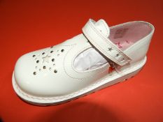 Pair of Children's Kickers (as per photograph) Siz