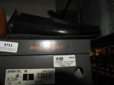 *Pair of Rockport Leather Shoes Size: 8