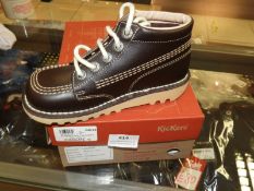 Pair of Childrens Kickers (Chocolate) Size: 12