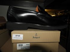 *Pair of Rockport Leather Shoes Size: 7.5
