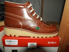 *Kickers Boots (as per photograph) Size: 6