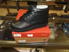 *Pair of Kickers Mens Footwear (Black) Size: 9