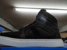 *Nicholas Deakin Boots (as per photograph) Size: 8