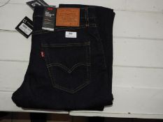 *Levi 502 Regular Taper Jeans Size: 33/32