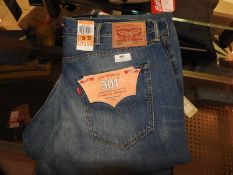 *Levi 501 Jeans Size: 38/32
