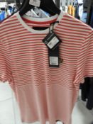 *Lyle & Scott T-Shirt Size: Small