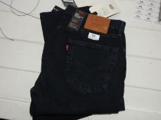 *Levi 502 Regular Taper Jeans Size: 33/34