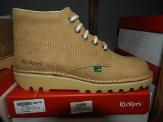 *Kickers Boots (as per photograph) Size: 7